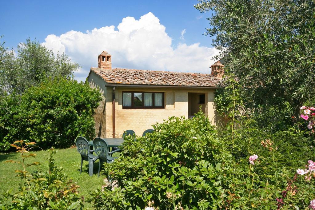 Podere Il Pino Poggibonsi Room photo